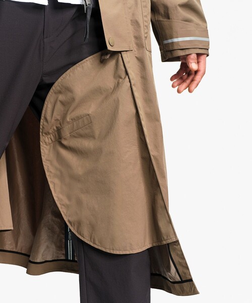AIGLE(エーグル)の「透湿防水 リフレクティブ サイクリング ロングレインコート(トレンチコート・メンズ・サンドベージュ/ブラック・M/L/S)」の7枚目の写真