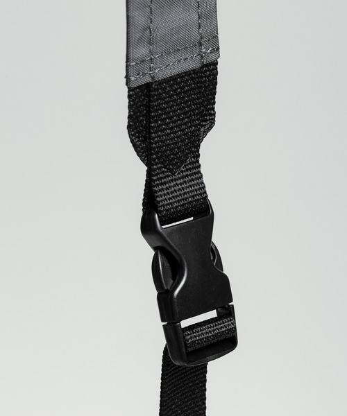 +phenix(プラスフェニックス)の「+phenix(プラスフェニックス) UTILITY SACOCHE / ユーティリティ サコッシュ(ショルダーバッグ・メンズ・ブラック/グレー・ONE SIZE)」の12枚目の写真