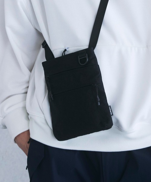 +phenix(プラスフェニックス)の「+phenix(プラスフェニックス) UTILITY SACOCHE / ユーティリティ サコッシュ(ショルダーバッグ・メンズ・ブラック/グレー・ONE SIZE)」の17枚目の写真