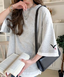 《JaVa ジャバコラボ》1枚でサマ見え。ゆるシルエットに重ね着風がこなれ見え。バックプリント×袖刺繍レイヤード風ドッキングTシャツ(オーバーサイズ)