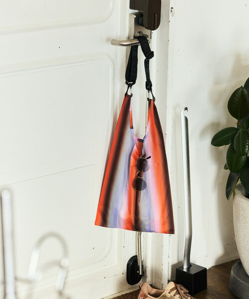 BAGGU(バグー)の「BAGGU/バグゥ Attachable Strap(ショルダーバッグ・メンズ・ブラウン/キャメル/ブラック/その他9・ONE SIZE)」の11枚目の写真
