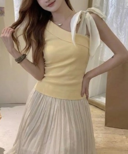 SHEPP(シープ)の「【ワンショルダー】リボンストラップ アシンメトリー デザイントップス フレンチスリーブ(Tシャツ/カットソー・レディース・イエロー/ブラック/ホワイト/レッド・F)」の3枚目の写真