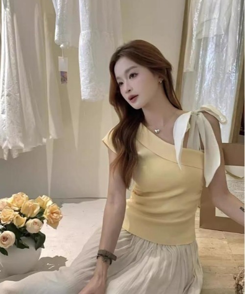 SHEPP(シープ)の「【ワンショルダー】リボンストラップ アシンメトリー デザイントップス フレンチスリーブ(Tシャツ/カットソー・レディース・イエロー/ブラック/ホワイト/レッド・F)」の9枚目の写真
