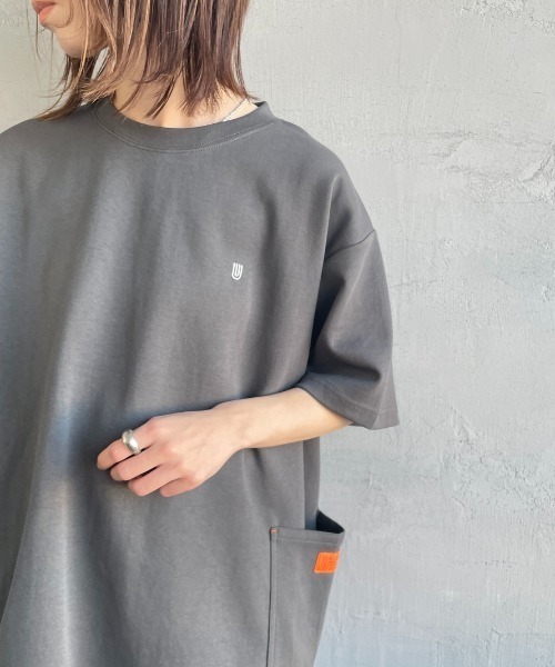 UNIVERSAL OVERALL（ユニバーサルオーバーオール）の「[UNIVERSAL OVERALL/ユニバーサルオーバーオール] 別注 ポンチカバーオールTシャツ（Tシャツ/カットソー・レディース・オフホワイト/ブラック/ライトグレー/チャコールグレー・L/M/S）」の11枚目の写真