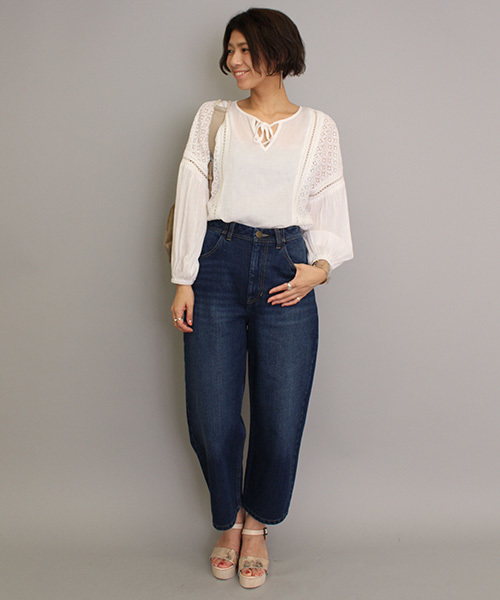 mystic（ミスティック）の「【mystic】ラウンドデニムパンツ（デニムパンツ・レディース・オフホワイト/ブルー/ネイビー・2/1）」の7枚目の写真