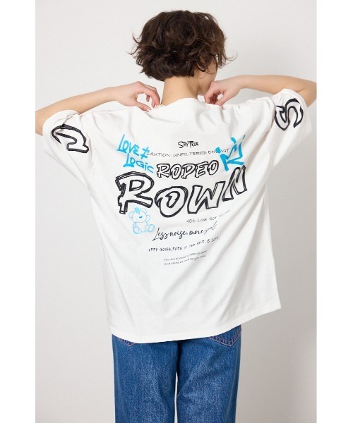 RODEO CROWNS WIDE BOWL(ロデオクラウンズワイドボウル)の「Graffiti プリントTシャツ(Tシャツ/カットソー・レディース・ブラック/カーキ/ピンク/オフホワイト・MEDIUM/LARGE)」の2枚目の写真