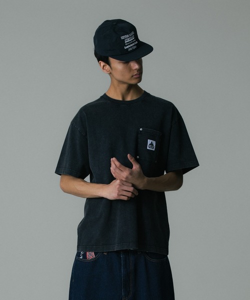 XLARGE(エクストララージ)の「OG S/S POCKET TEE(Tシャツ/カットソー・メンズ・ブラック/ホワイト/パープル・XL/L/M/S)」の8枚目の写真