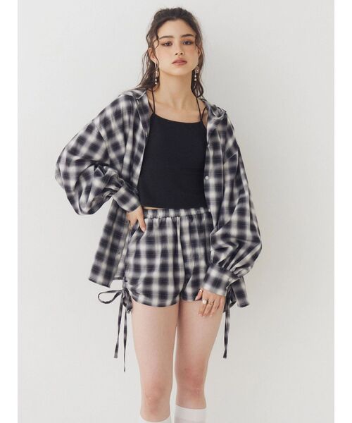 EVRIS(エヴリス)の「フーディーチェックオーバーサイズシャツ【セットアップ着用可能】 春服(シャツ/ブラウス・レディース・レッド/ブラック・FREE)」の3枚目の写真
