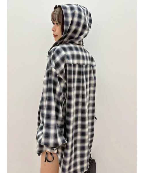 EVRIS(エヴリス)の「フーディーチェックオーバーサイズシャツ【セットアップ着用可能】 春服(シャツ/ブラウス・レディース・レッド/ブラック・FREE)」の14枚目の写真