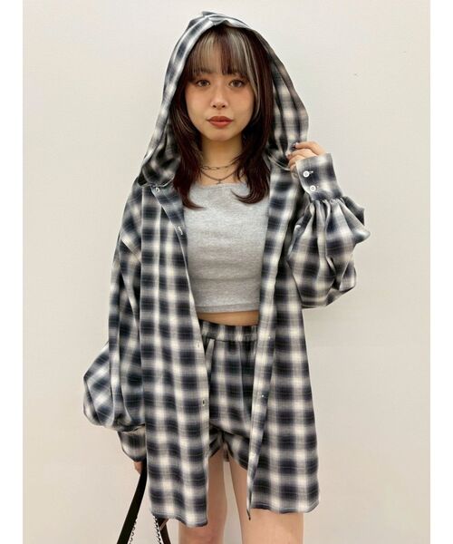 EVRIS(エヴリス)の「フーディーチェックオーバーサイズシャツ【セットアップ着用可能】 春服(シャツ/ブラウス・レディース・レッド/ブラック・FREE)」の15枚目の写真