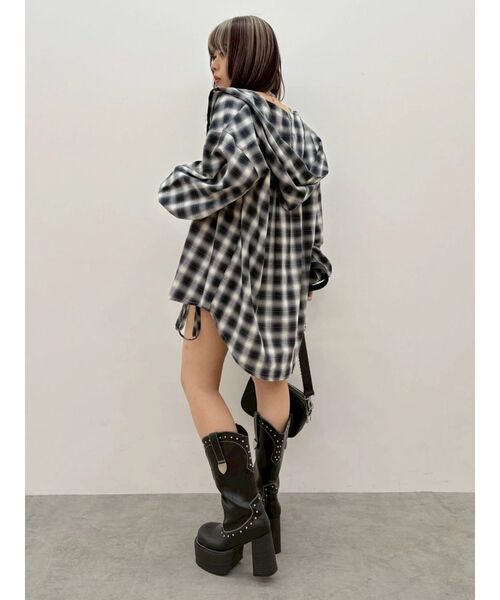 EVRIS(エヴリス)の「フーディーチェックオーバーサイズシャツ【セットアップ着用可能】 春服(シャツ/ブラウス・レディース・レッド/ブラック・FREE)」の17枚目の写真