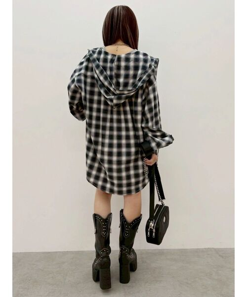 EVRIS(エヴリス)の「フーディーチェックオーバーサイズシャツ【セットアップ着用可能】 春服(シャツ/ブラウス・レディース・レッド/ブラック・FREE)」の18枚目の写真