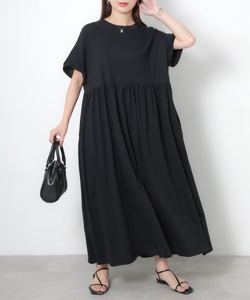 Riberry(リベリー)の「ウエストギャザー切替Tシャツワンピース(ワンピース・レディース・ブラック/グレイッシュベージュ・MEDIUM)」の16枚目の写真