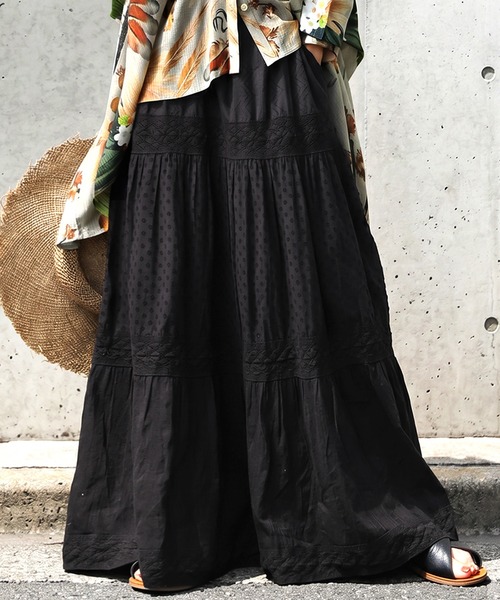antiqua(アンティカ)の「インド綿 ティアード ロングスカート(スカート・レディース・オフホワイト/ブラック・ONESIZE)」の2枚目の写真