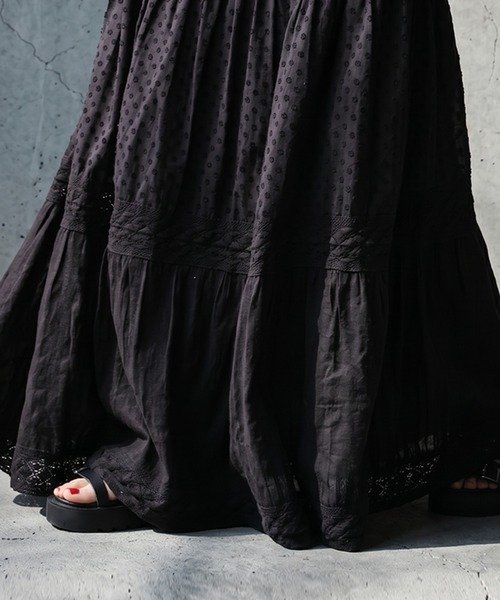 antiqua(アンティカ)の「インド綿 ティアード ロングスカート(スカート・レディース・オフホワイト/ブラック・ONESIZE)」の9枚目の写真