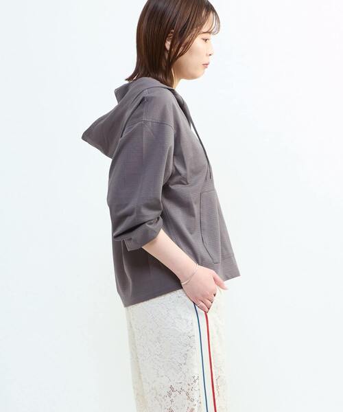 CONVERSE TOKYO(コンバーストウキョウ)の「SHEER JACQUARD MEXICAN HOODIE(Tシャツ/カットソー・レディース・ブラウン/ブラック/オフホワイト・FREE)」の10枚目の写真