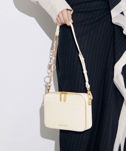 CHARLES & KEITH アイボリー ショルダーバッグ セール/ブランド古着】ショルダーバッグ（ショルダーバッグ）｜CHARLES