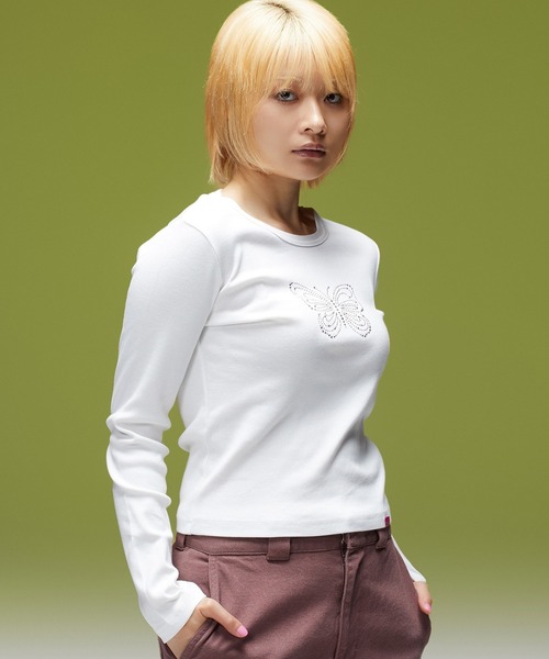 X-girl（エックスガール）の「RHINESTONE BUTTERFLY L/S BABY TEE（Tシャツ/カットソー・レディース・ブラウン/ホワイト/ブラック・S/M）」の10枚目の写真