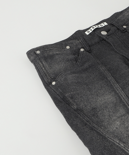 NVRFRGT（ネヴァーフォーゲット）の「NVRFRGT / ネヴァーフォーゲット GLITTER TWILL 3D TWISTED JORTS（デニムパンツ・メンズ・ブラック系その他・3/2）」の7枚目の写真