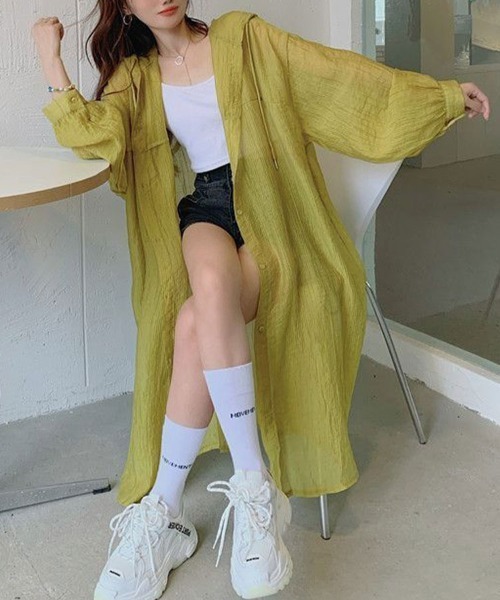 mielu(ミエル)の「シアーフーディーロングシャツ(シャツ/ブラウス・レディース・ベージュ/イエロー・LARGE/MEDIUM)」の2枚目の写真