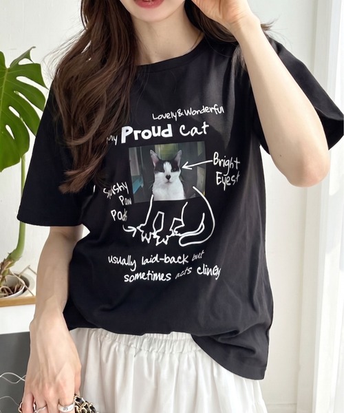 Ada.(エイダ)の「キャット イラスト フォト クルーネック Tシャツ(Tシャツ/カットソー・レディース・オフホワイト/ピンク/ブラック/グレー・FREE)」の2枚目の写真