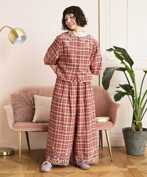 Jocomomola(ホコモモラ)の「Dulcinea チェックスカラップ刺繍入りワイドパンツ(その他パンツ・レディース・オレンジ/グリーン・40)」の21枚目の写真
