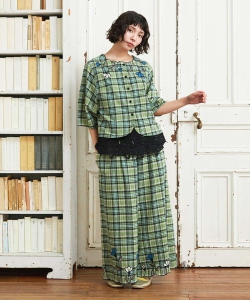 Jocomomola(ホコモモラ)の「Dulcinea チェックスカラップ刺繍入りワイドパンツ(その他パンツ・レディース・オレンジ/グリーン・40)」の6枚目の写真