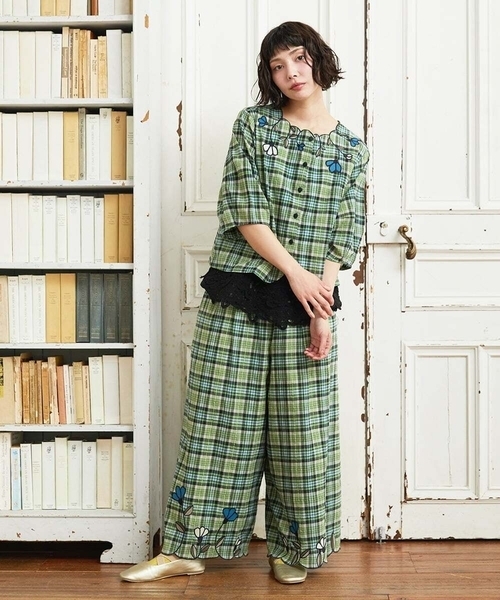 Jocomomola(ホコモモラ)の「Dulcinea チェックスカラップ刺繍入りワイドパンツ(その他パンツ・レディース・オレンジ/グリーン・40)」の7枚目の写真