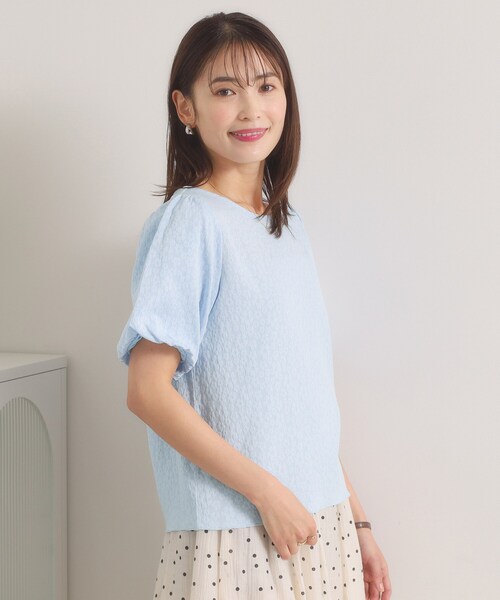 ITS'DEMO(イッツデモ)の「【手洗い可】花ジャカードトップス(Tシャツ/カットソー・レディース・サックスブルー/ブラック/アイボリー・00)」の3枚目の写真