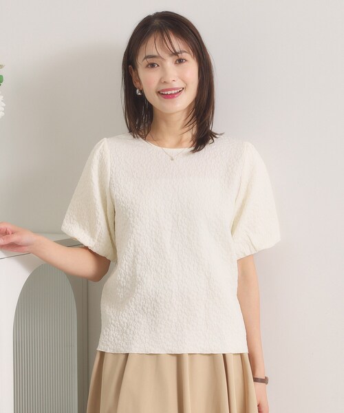 ITS'DEMO(イッツデモ)の「【手洗い可】花ジャカードトップス(Tシャツ/カットソー・レディース・サックスブルー/ブラック/アイボリー・00)」の2枚目の写真