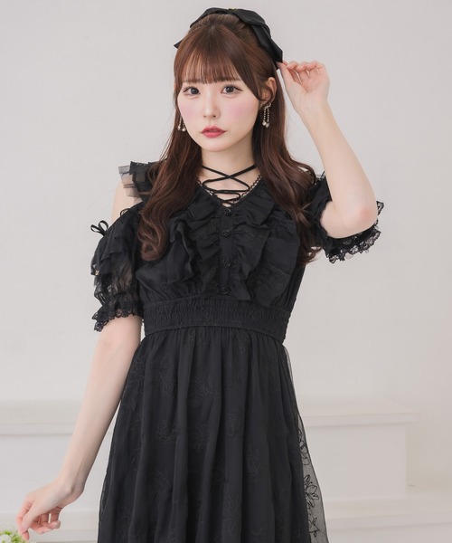 couture BY ROJITA(クチュールバイロジータ)の「フラワー刺繍オープンショルダーワンピース(ワンピース・レディース・ブラック/グレー/イエロー・FREE)」の4枚目の写真