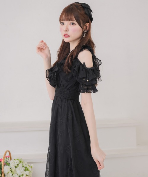 couture BY ROJITA(クチュールバイロジータ)の「フラワー刺繍オープンショルダーワンピース(ワンピース・レディース・ブラック/グレー/イエロー・FREE)」の6枚目の写真