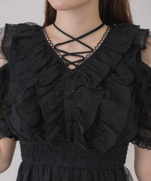 couture BY ROJITA(クチュールバイロジータ)の「フラワー刺繍オープンショルダーワンピース(ワンピース・レディース・ブラック/グレー/イエロー・FREE)」の9枚目の写真