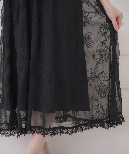 couture BY ROJITA(クチュールバイロジータ)の「フラワー刺繍オープンショルダーワンピース(ワンピース・レディース・ブラック/グレー/イエロー・FREE)」の16枚目の写真