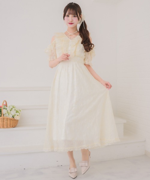 couture BY ROJITA(クチュールバイロジータ)の「フラワー刺繍オープンショルダーワンピース(ワンピース・レディース・ブラック/グレー/イエロー・FREE)」の19枚目の写真