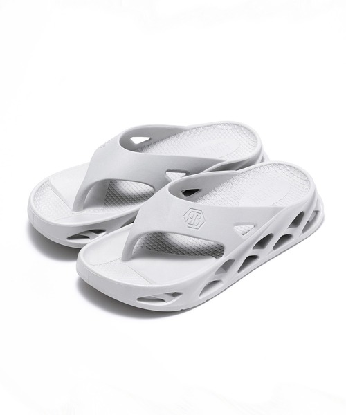 BEAXIS(ビーアクシス)の「バランスコアトングサンダル(サンダル・レディース・ライトグレー/ブラック・S/M/L/2L/3L)」の1枚目の写真