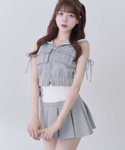OLIVE des OLIVE(オリーブデオリーブ)の「【Belle Charme】Logo Pocket Sleevless Blouson(パーカー・レディース・トップグレー/ベージュ/ブラック・FREE)」の2枚目の写真