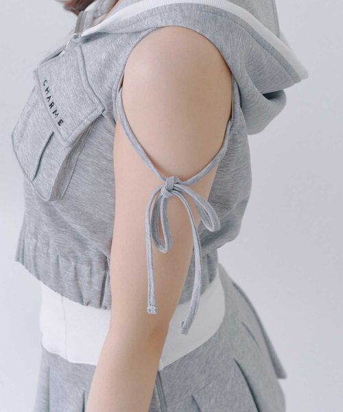OLIVE des OLIVE(オリーブデオリーブ)の「【Belle Charme】Logo Pocket Sleevless Blouson(パーカー・レディース・トップグレー/ベージュ/ブラック・FREE)」の13枚目の写真