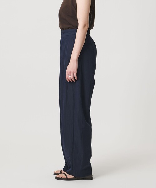 MARW UNITED ARROWS(マルゥ ユナイテッドアローズ)の「<MARW UNITED ARROWS>3タック ワイド テーパードパンツ 撥水(その他パンツ・レディース・ホワイト/ネイビー・38/36)」の9枚目の写真