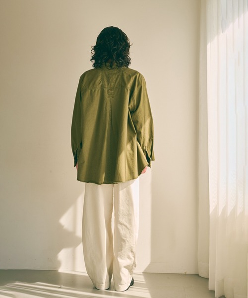 kha:ki(カーキ)の「「KHA:KI / カーキ」TENT LINE FATIGUE SHIRT(シャツ/ブラウス・レディース・オリーブ/ベージュ/グレイッシュベージュ・1/2)」の12枚目の写真