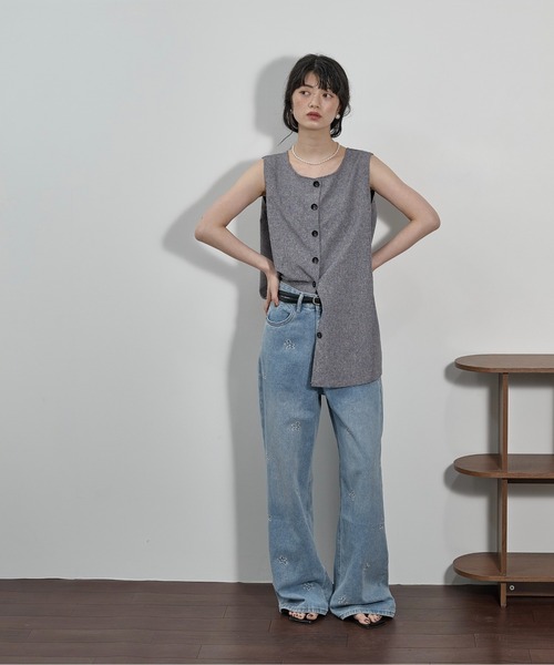 THE YOn(ザヨン)の「フラワー刺繍ストレートワイドデニムパンツ(デニムパンツ・レディース・グレー/ライトブルー/ブルー・M/S)」の22枚目の写真