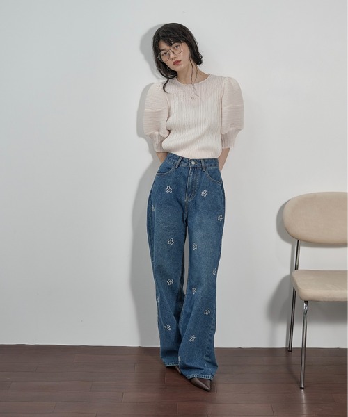 THE YOn(ザヨン)の「フラワー刺繍ストレートワイドデニムパンツ(デニムパンツ・レディース・グレー/ライトブルー/ブルー・M/S)」の12枚目の写真