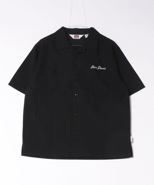 BEN DAVIS(ベンデイビス)の「【BEN DAVIS/ベンデイビス】【思わず目を惹く存在感抜群のバック刺繍】オープンカラーシャツ 開襟シャツ ワークシャツ 半袖 アメカジ ストリート ユニセックス(シャツ/ブラウス・メンズ・スモークピンク/ブラック/オフホワイト・X-LARGE/MEDIUM/LARGE)」の1枚目の写真