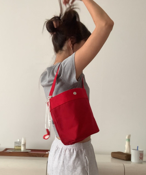 haag(ヘイグ)の「a bread bag (red)(トートバッグ・レディース・その他・FREE)」の1枚目の写真
