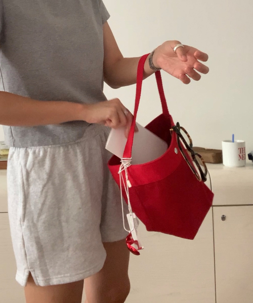 haag(ヘイグ)の「a bread bag (red)(トートバッグ・レディース・その他・FREE)」の9枚目の写真