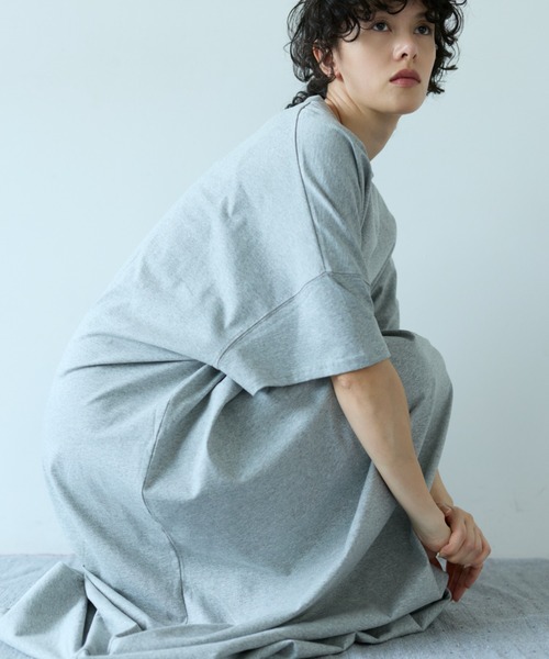 Libra Cue(リブラ キュー)の「ボリュームシルエットカットソーワンピース(ワンピース・レディース・グレー/ブラック/レッド・FREE)」の8枚目の写真