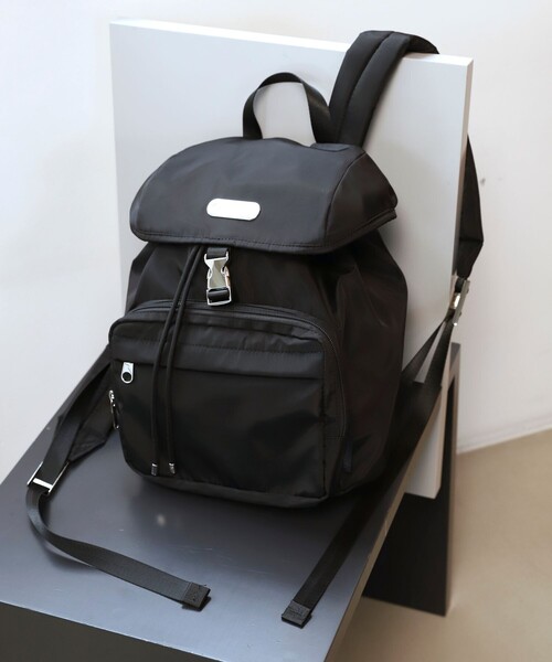 OUTDOOR PRODUCTS(アウトドアプロダクツ)の「OUTDOOR PRODUCTS×Firsthand / アウトドアプロダクツ 別注 ツートーン カラー ミニリュック(バックパック/リュック・レディース・オリーブ/ブラック/ブラウン/チャコールグレー・ONE SIZE)」の2枚目の写真