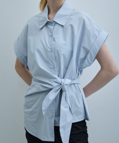 DRWCYS(ドロシーズ)の「アシメタイフレンチスリーブシャツ(シャツ/ブラウス・レディース・ブラック/サックスブルー/ホワイト・FREE)」の3枚目の写真