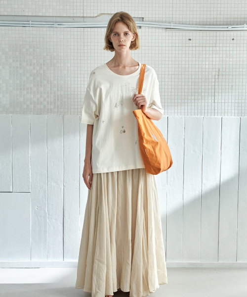 YURT（ユルト）の「TOA ECO BAG_3COLOR（エコバッグ/サブバッグ・レディース・オレンジ/Beige/ネイビー・FREE）」の4枚目の写真