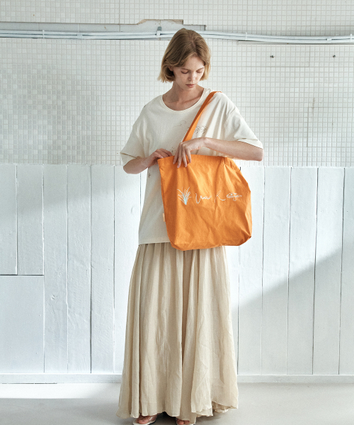 YURT（ユルト）の「TOA ECO BAG_3COLOR（エコバッグ/サブバッグ・レディース・オレンジ/Beige/ネイビー・FREE）」の7枚目の写真